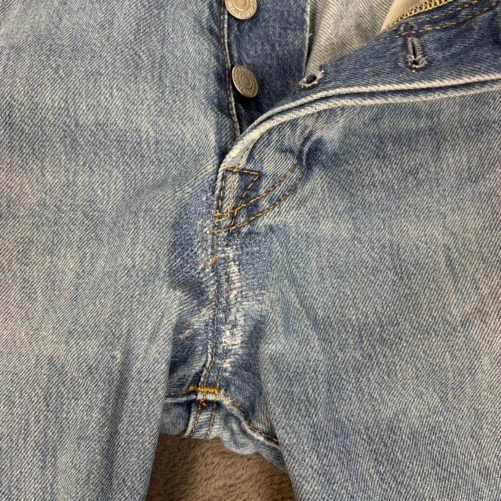 Levi's‎ Jeans Men 32x30 Blue 501 Original Fit Button Fly Light Wash Denim